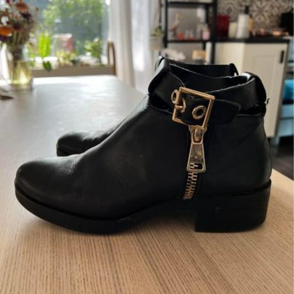 Zara ankle boots size 7.5 US - Picture 1 of 1